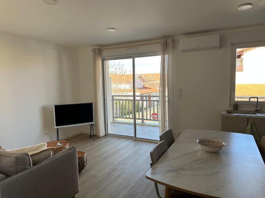 Tres Bel Appartement Neuf - Parking Et Terrasse Бискаррос Экстерьер фото